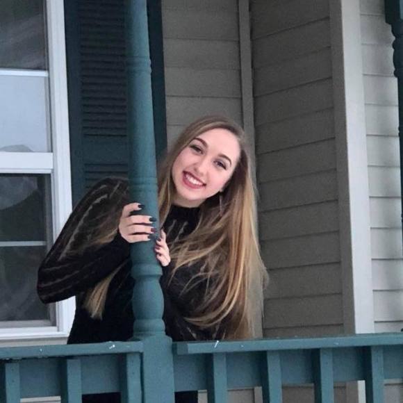 Meet your Posher, Erica - Picture 1 of 1